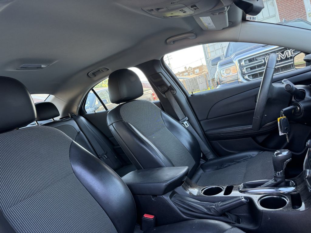 2014 Chevrolet Malibu Image 17