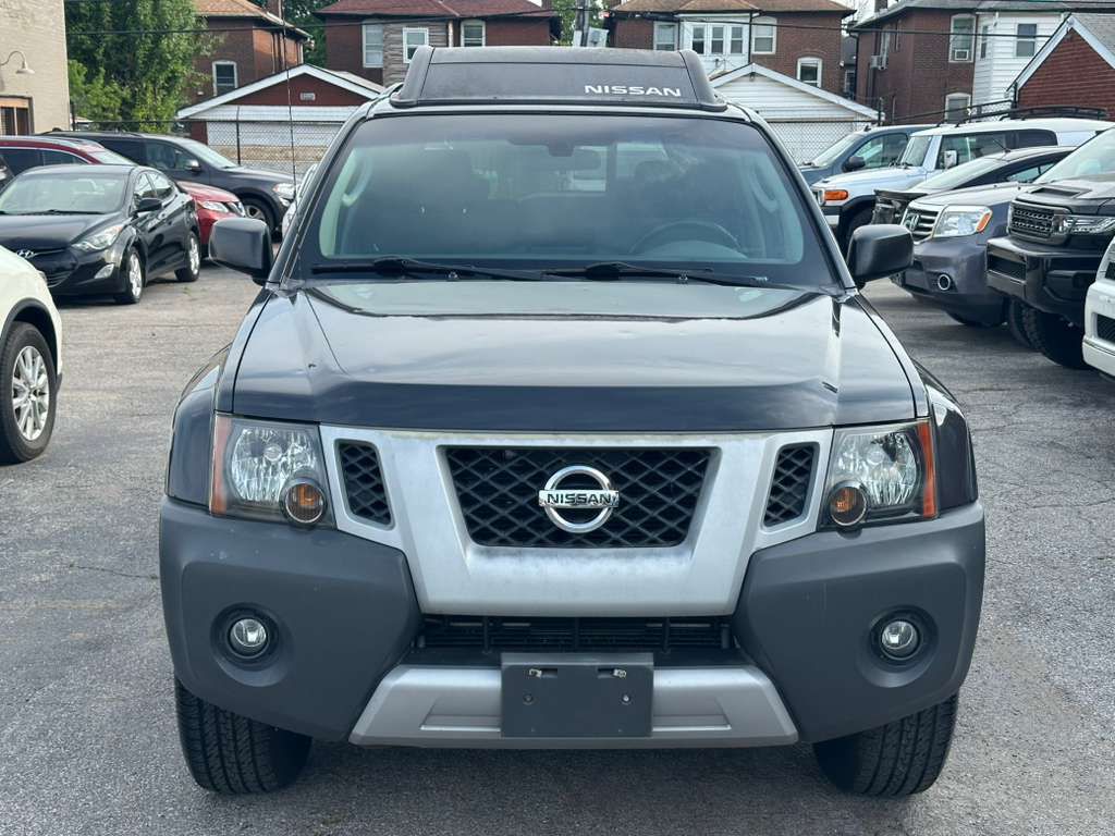 2011 Nissan Xterra Image 2