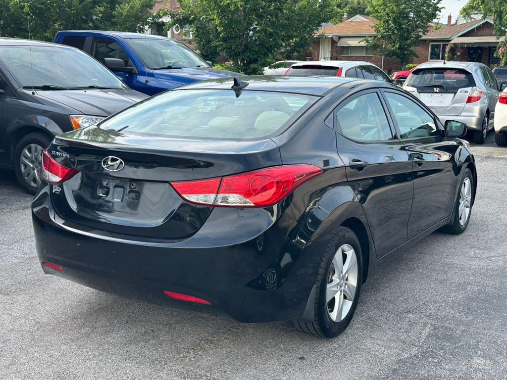 2013 Hyundai Elantra Image 4