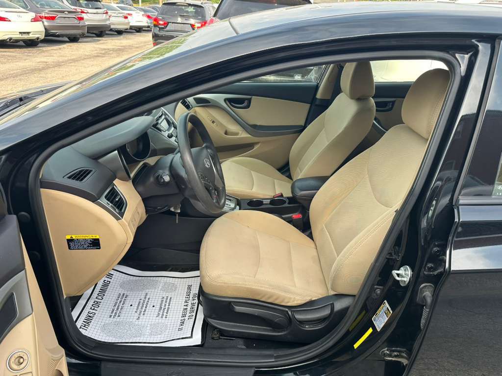 2013 Hyundai Elantra Image 11