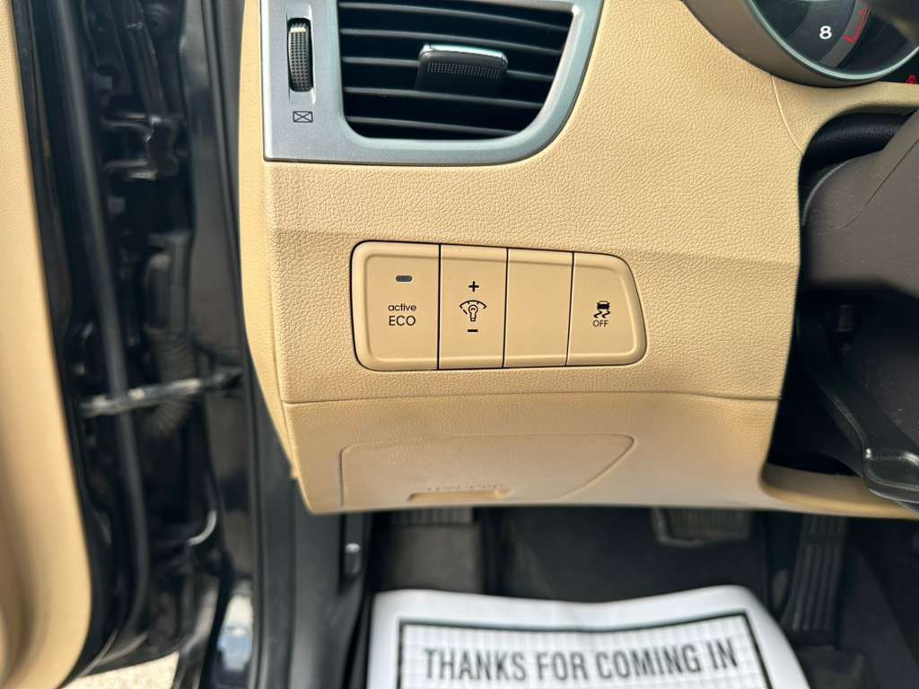 2013 Hyundai Elantra Image 18