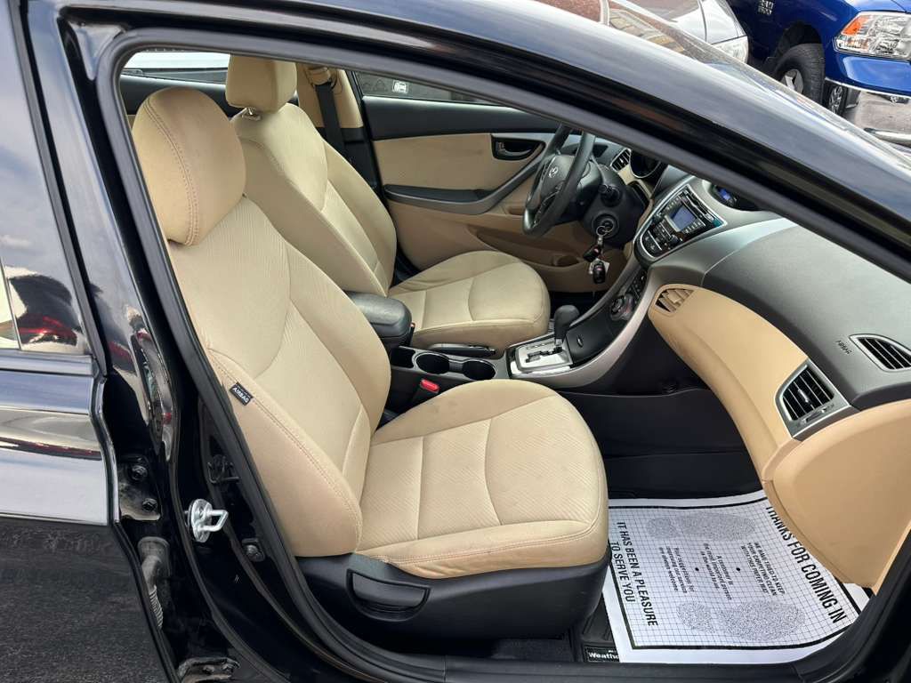 2013 Hyundai Elantra Image 19