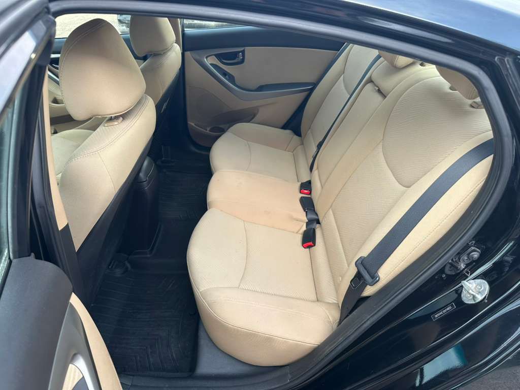 2013 Hyundai Elantra Image 21