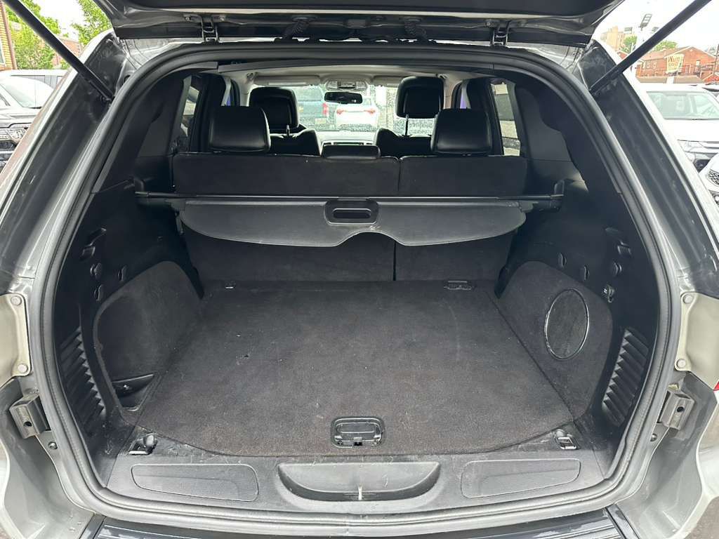 2012 Jeep Grand Cherokee Image 23