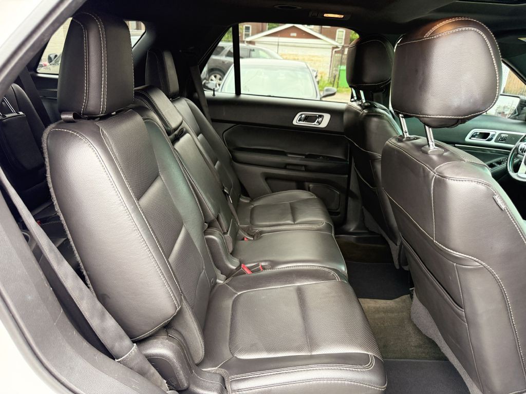 2015 Ford Explorer Image 28