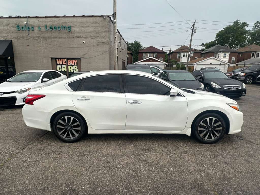 2016 Nissan Altima Image 4