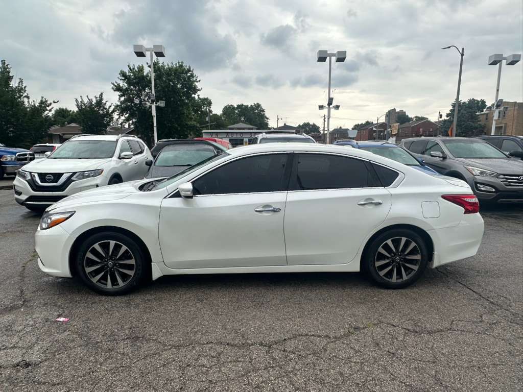 2016 Nissan Altima Image 5
