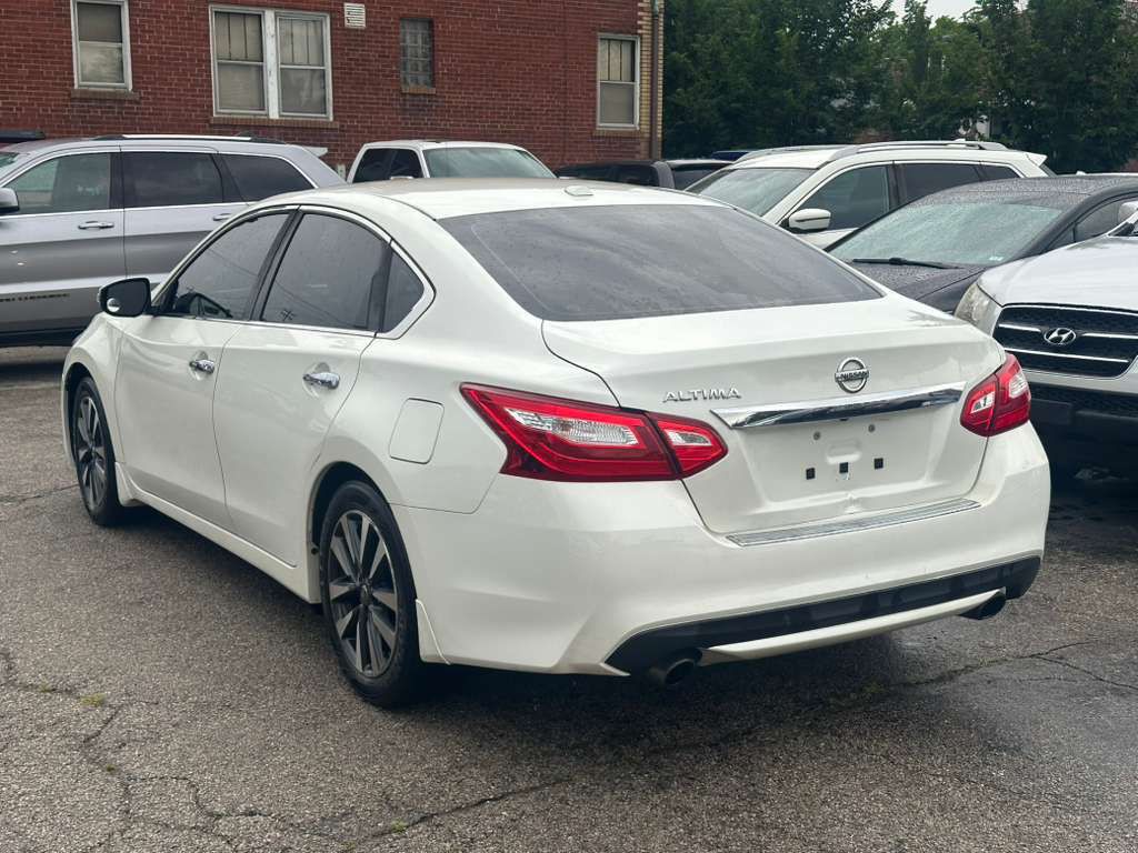 2016 Nissan Altima Image 6