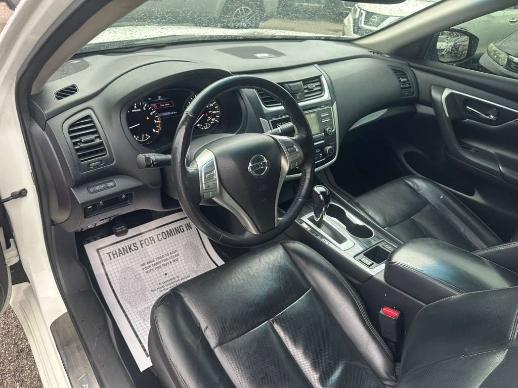 2016 Nissan Altima Image 11
