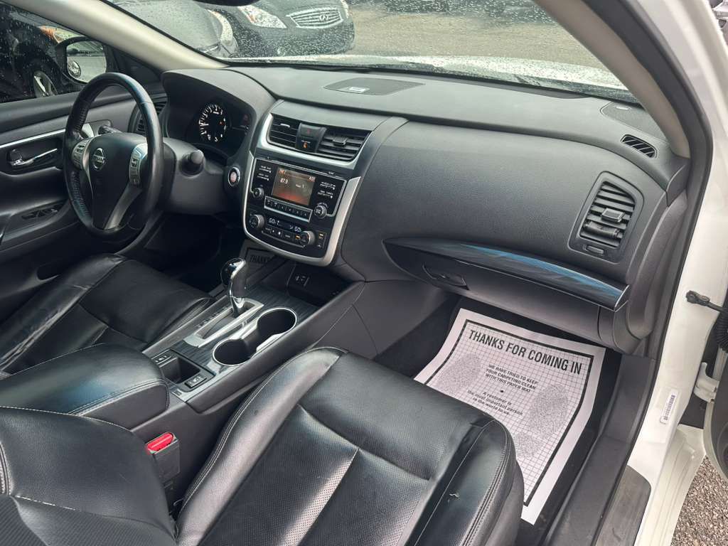2016 Nissan Altima Image 13
