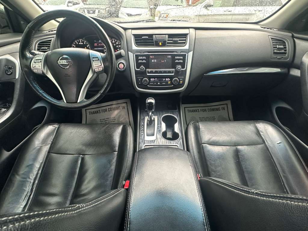 2016 Nissan Altima Image 14