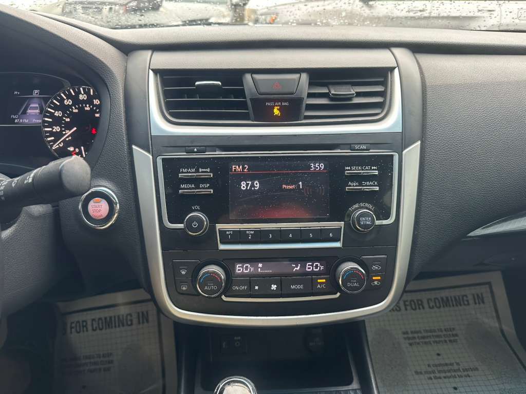 2016 Nissan Altima Image 17