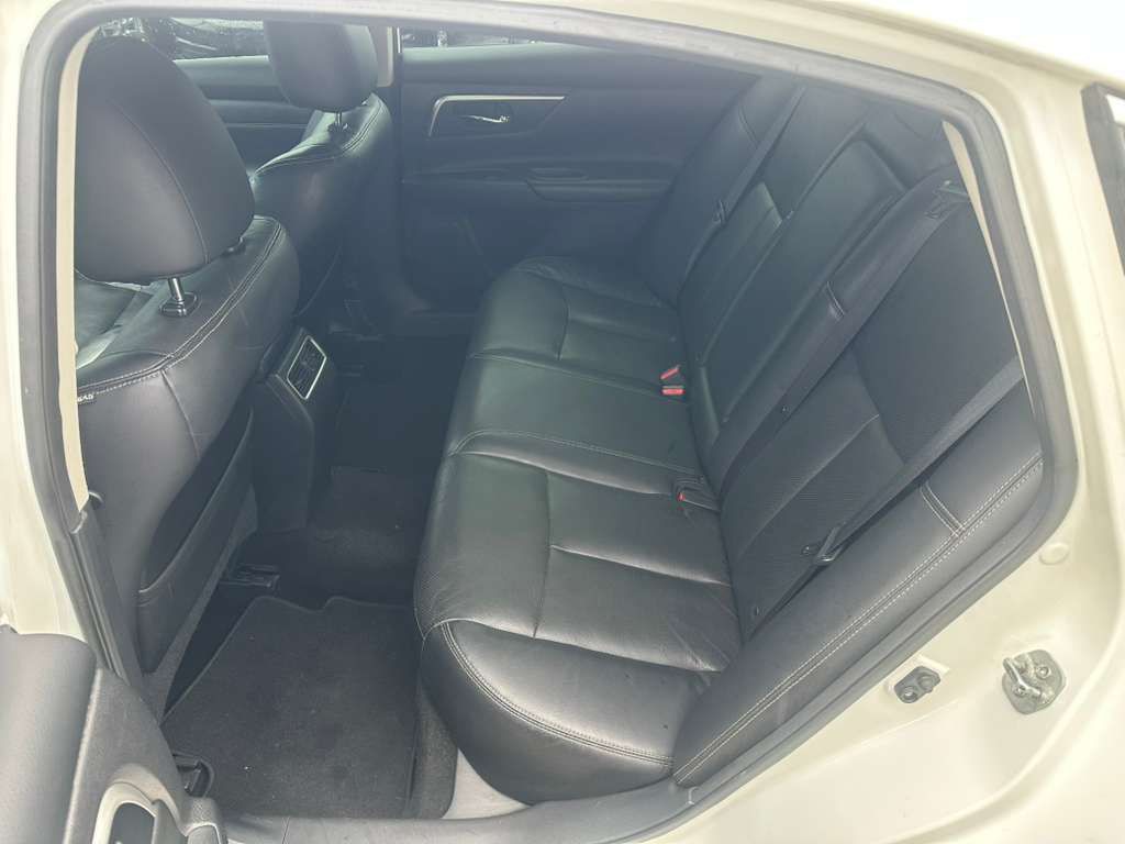 2016 Nissan Altima Image 22
