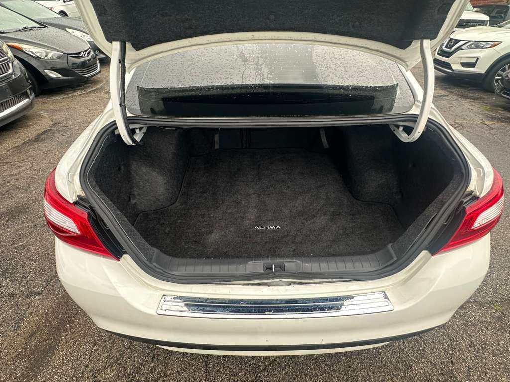 2016 Nissan Altima Image 23