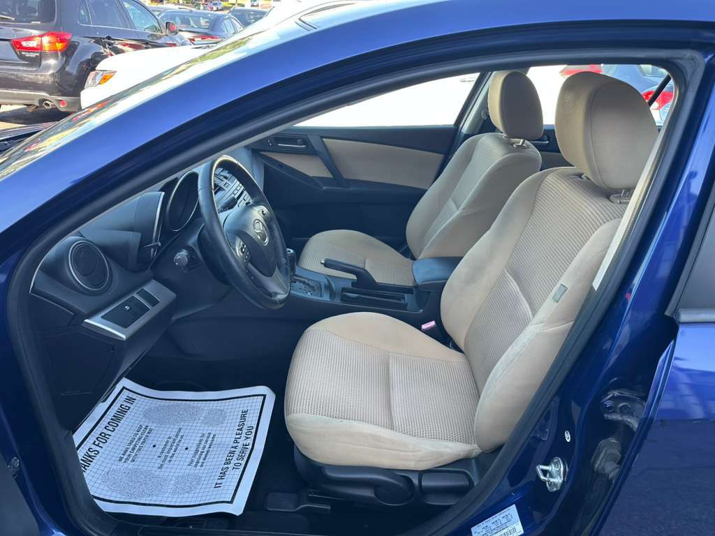 2013 Mazda Mazda3 Image 11