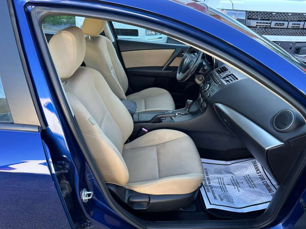 2013 Mazda Mazda3 Image 18