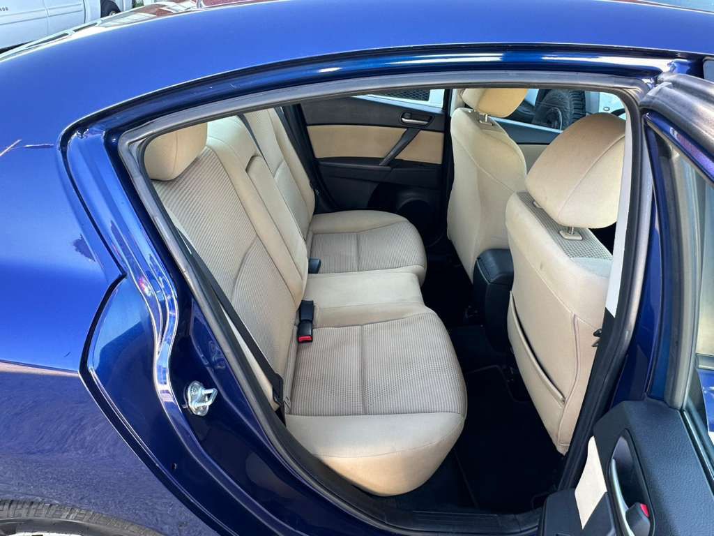 2013 Mazda Mazda3 Image 21