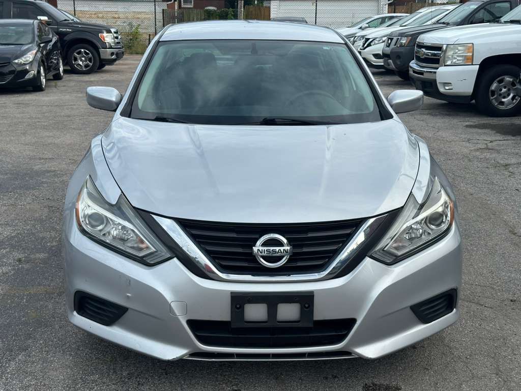 2017 Nissan Altima Image 2