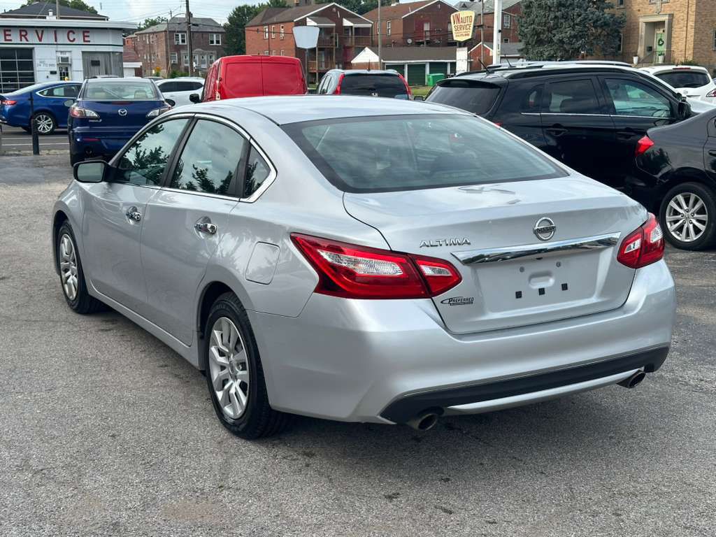 2017 Nissan Altima Image 5
