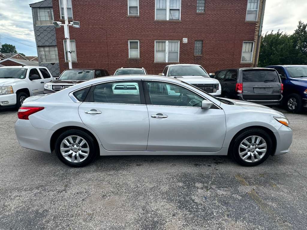 2017 Nissan Altima Image 7