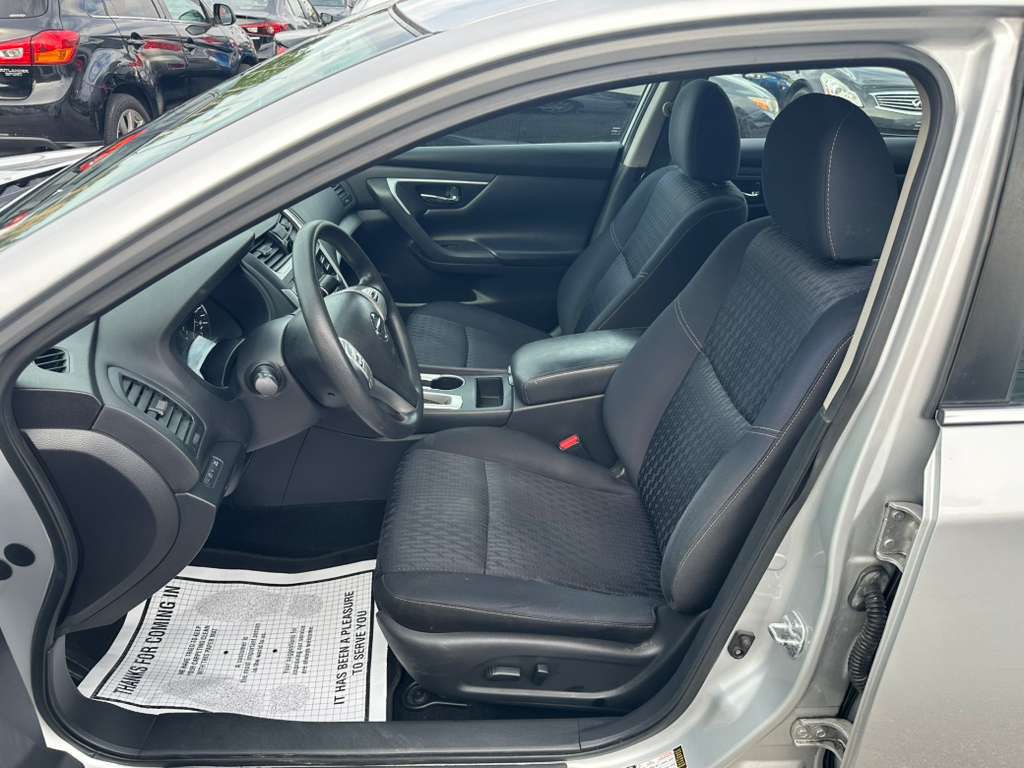 2017 Nissan Altima Image 11