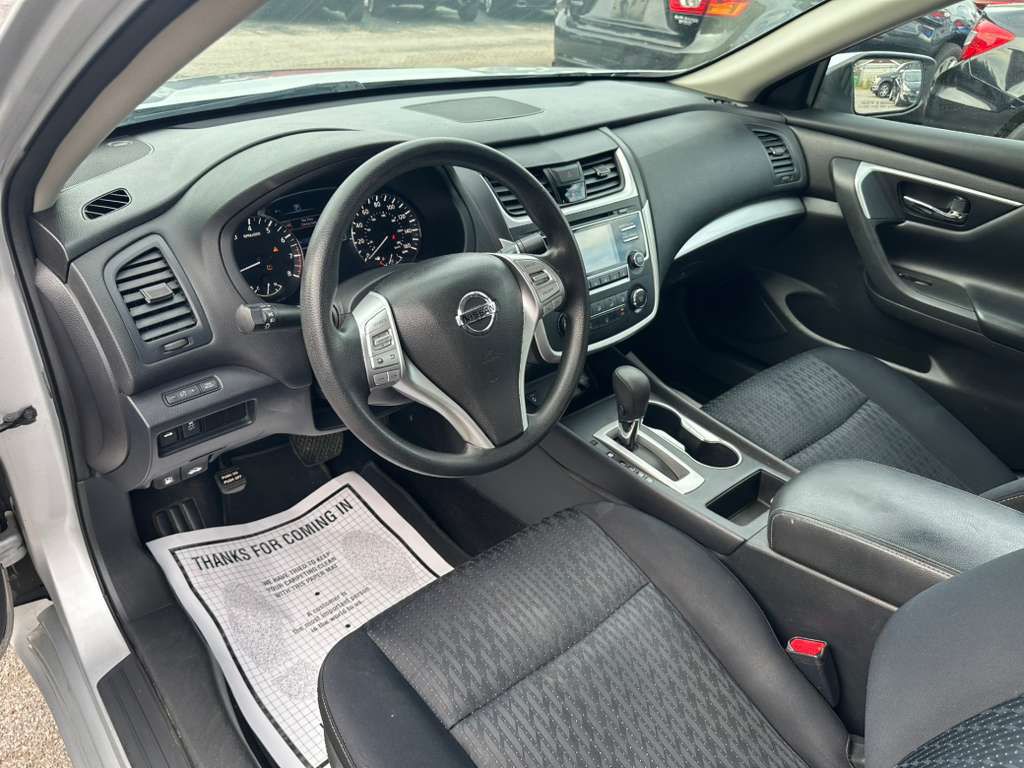 2017 Nissan Altima Image 12