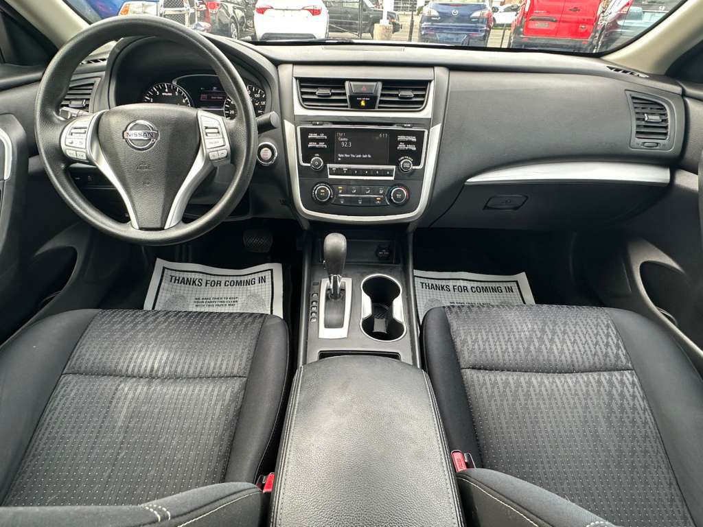 2017 Nissan Altima Image 16