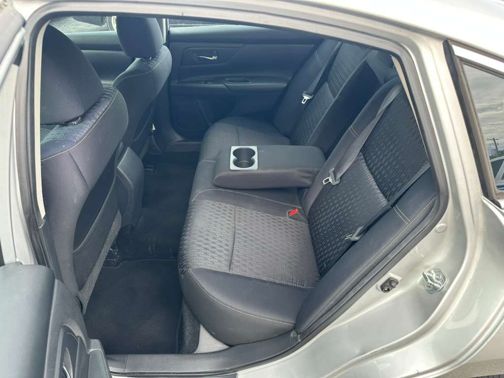2017 Nissan Altima Image 21