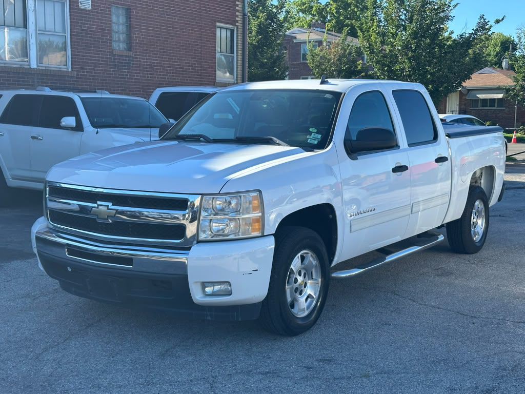 2011 Chevrolet Silverado 1500 Image 3