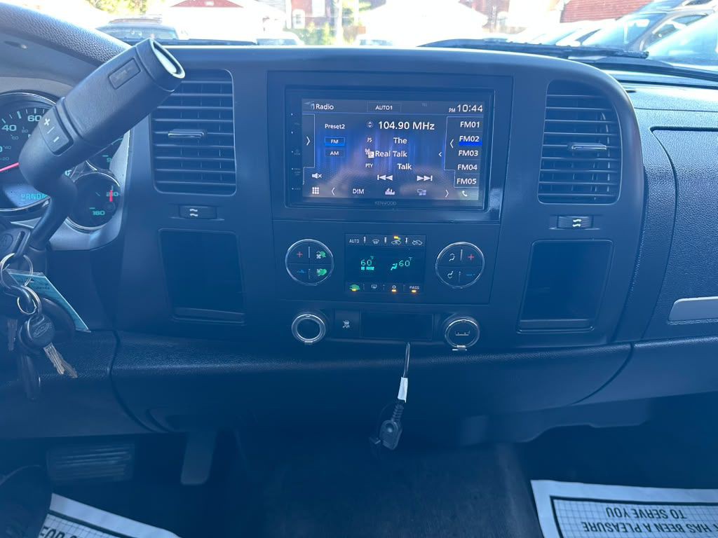 2011 Chevrolet Silverado 1500 Image 16