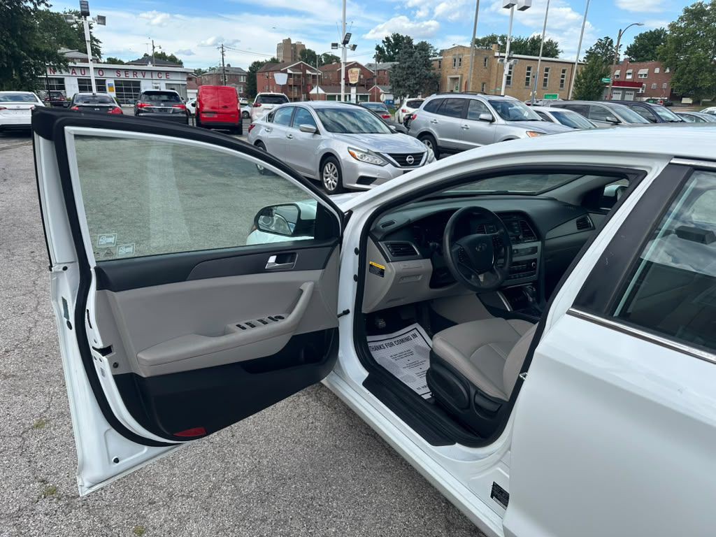 2016 Hyundai Sonata Image 9