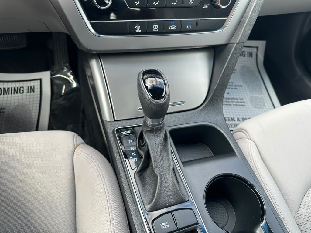 2016 Hyundai Sonata Image 17