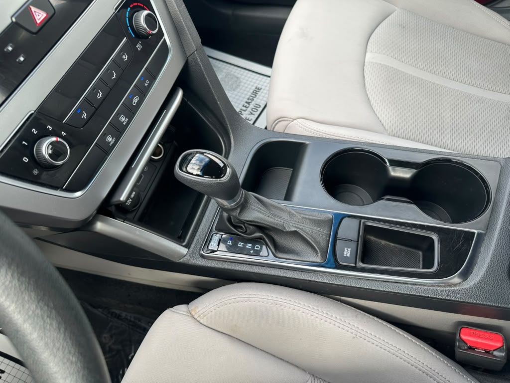 2016 Hyundai Sonata Image 18