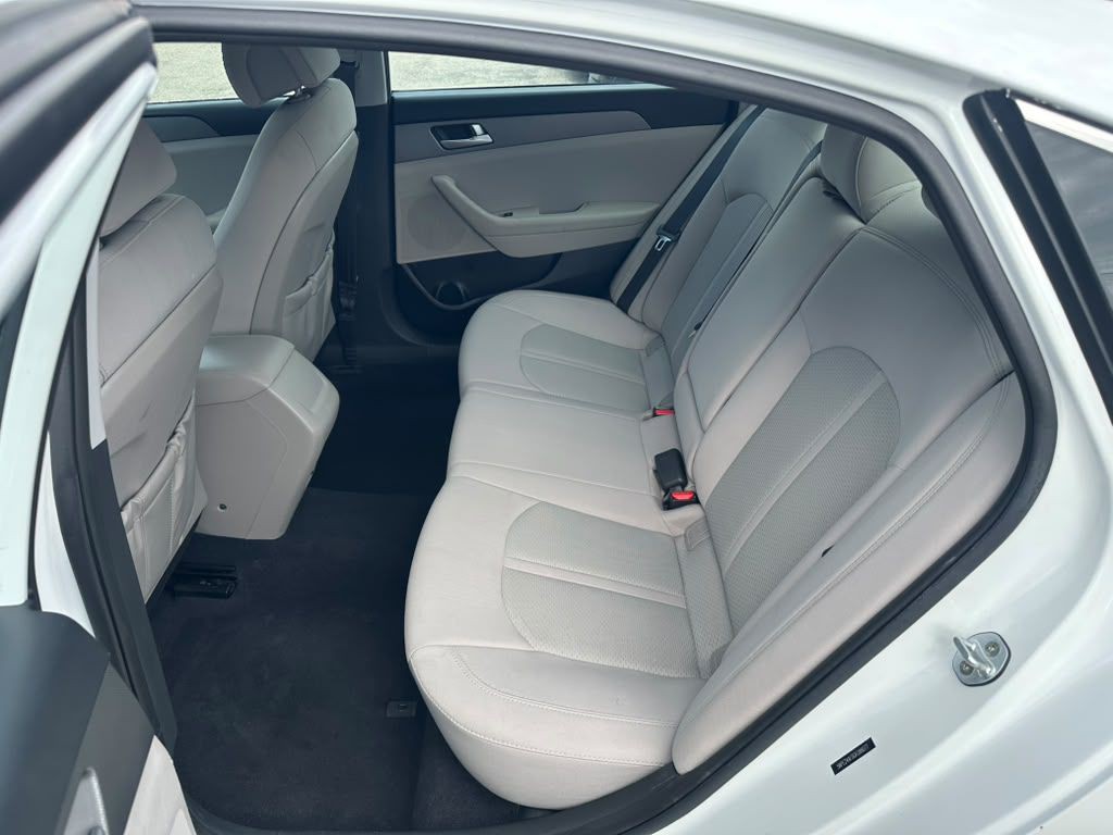 2016 Hyundai Sonata Image 21