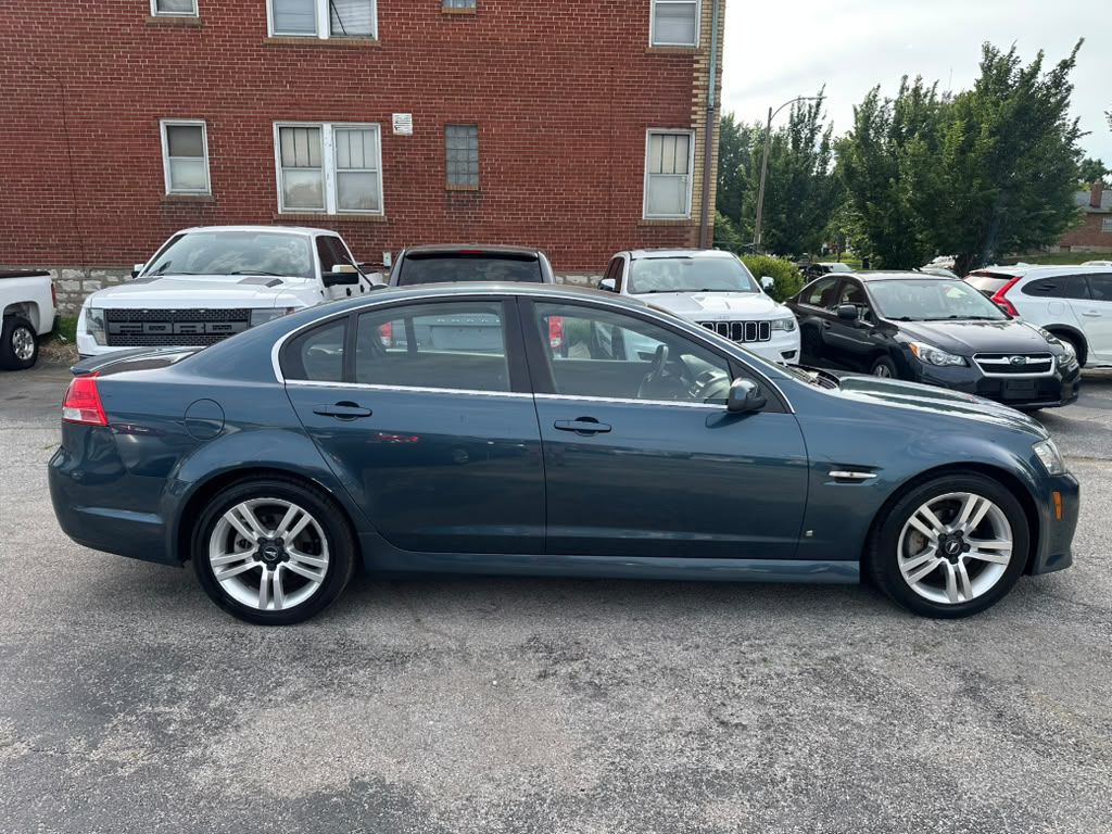 2009 Pontiac G8 Image 4