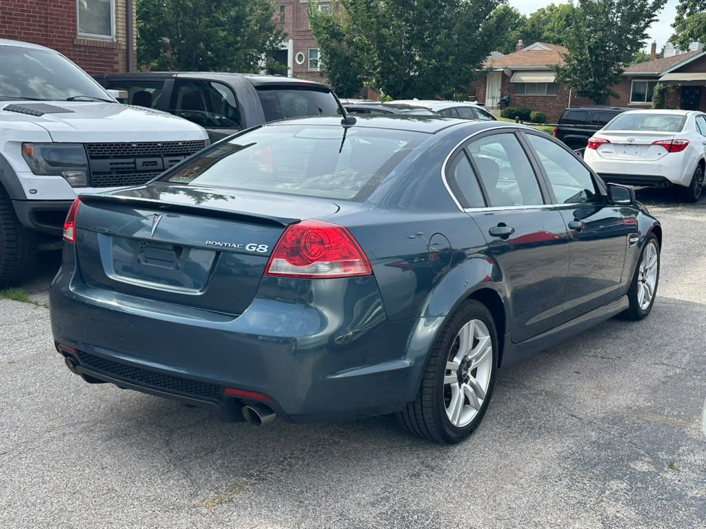 2009 Pontiac G8 Image 6