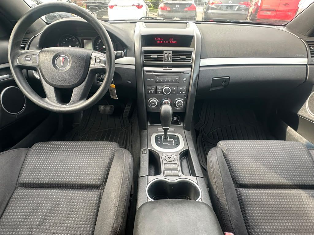 2009 Pontiac G8 Image 14