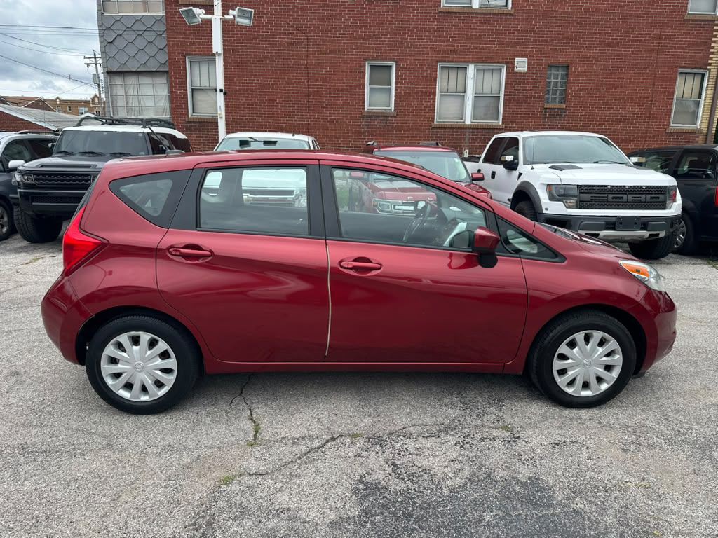 2016 Nissan Versa Image 4