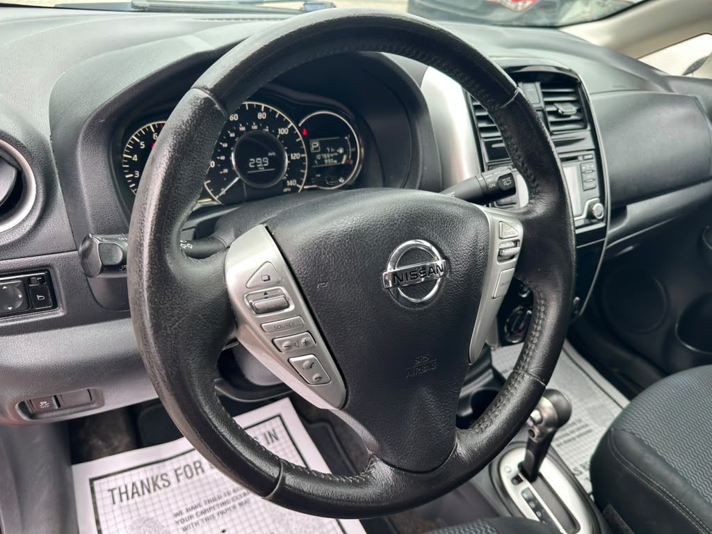 2016 Nissan Versa Image 12