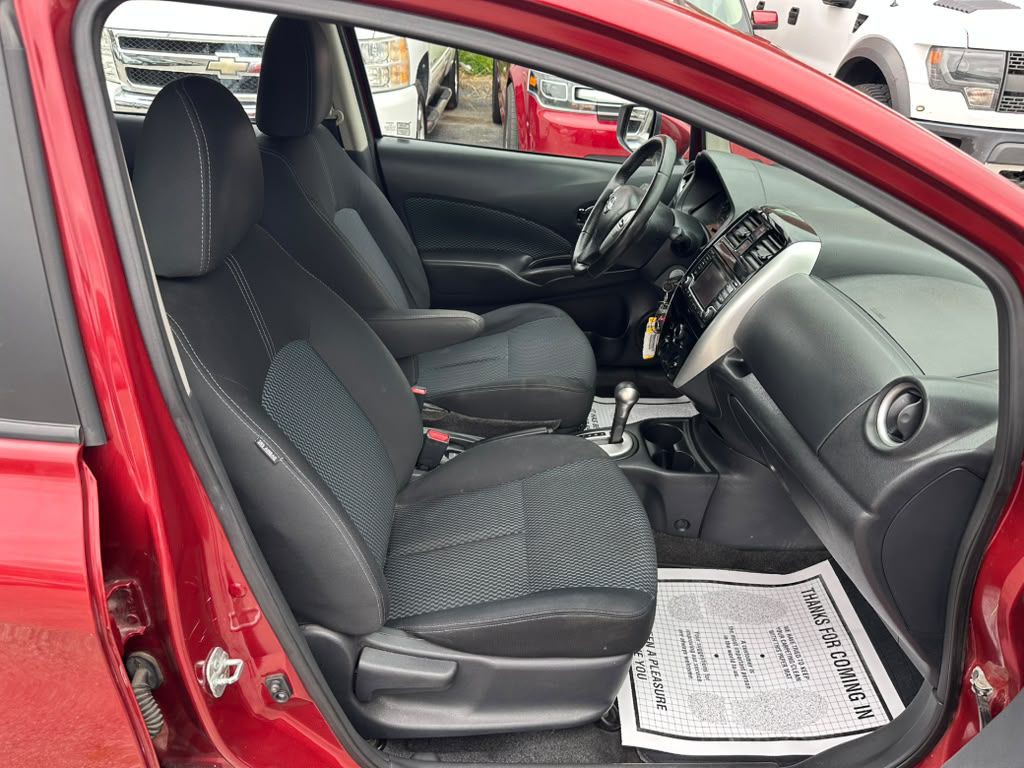 2016 Nissan Versa Image 13