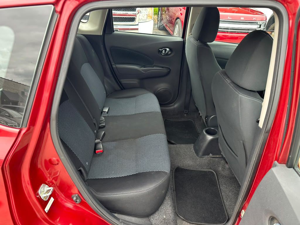 2016 Nissan Versa Image 21