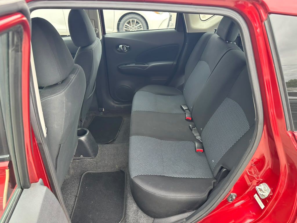 2016 Nissan Versa Image 22