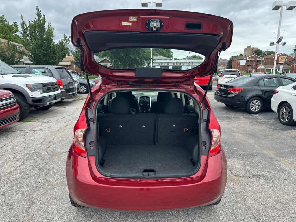 2016 Nissan Versa Image 24