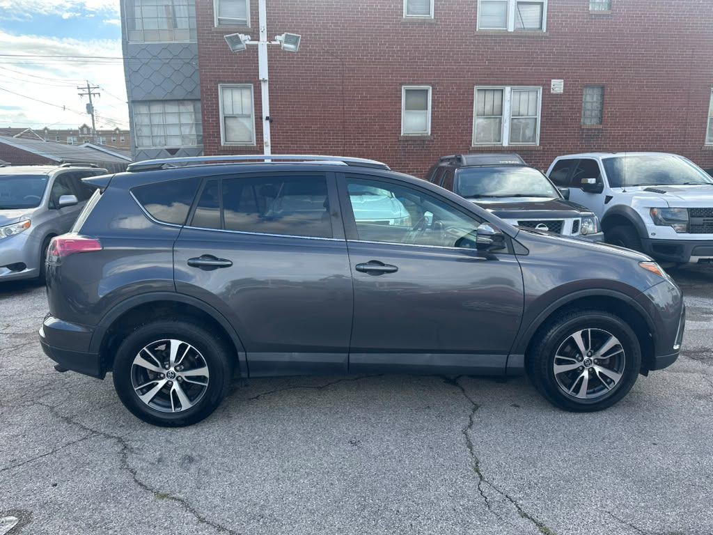 2018 Toyota Rav4 Image 4