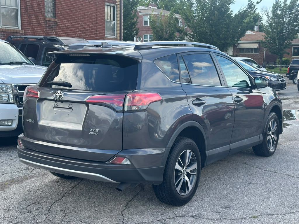 2018 Toyota Rav4 Image 8