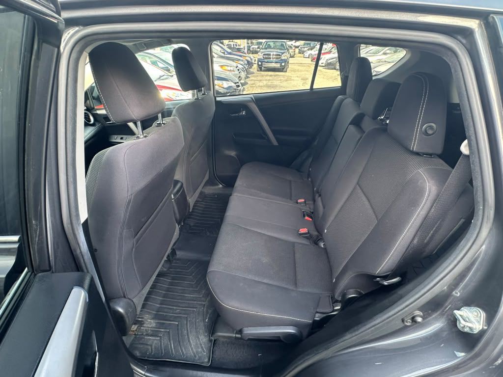 2018 Toyota Rav4 Image 21