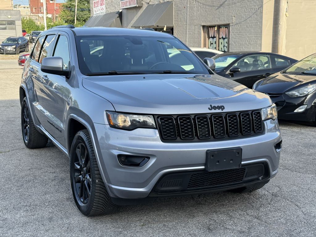 2017 Jeep Grand Cherokee Image 3