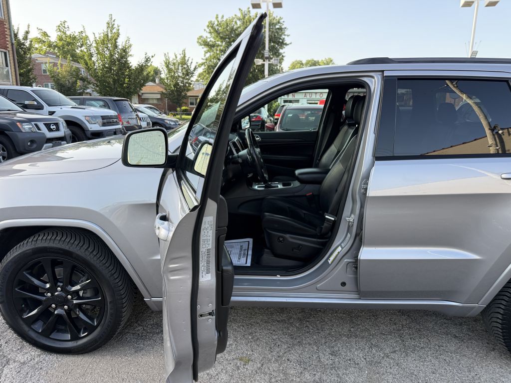 2017 Jeep Grand Cherokee Image 11