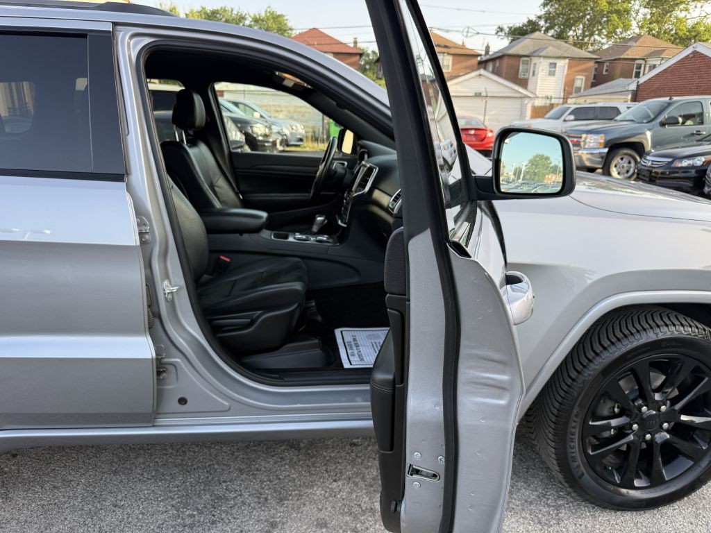 2017 Jeep Grand Cherokee Image 19