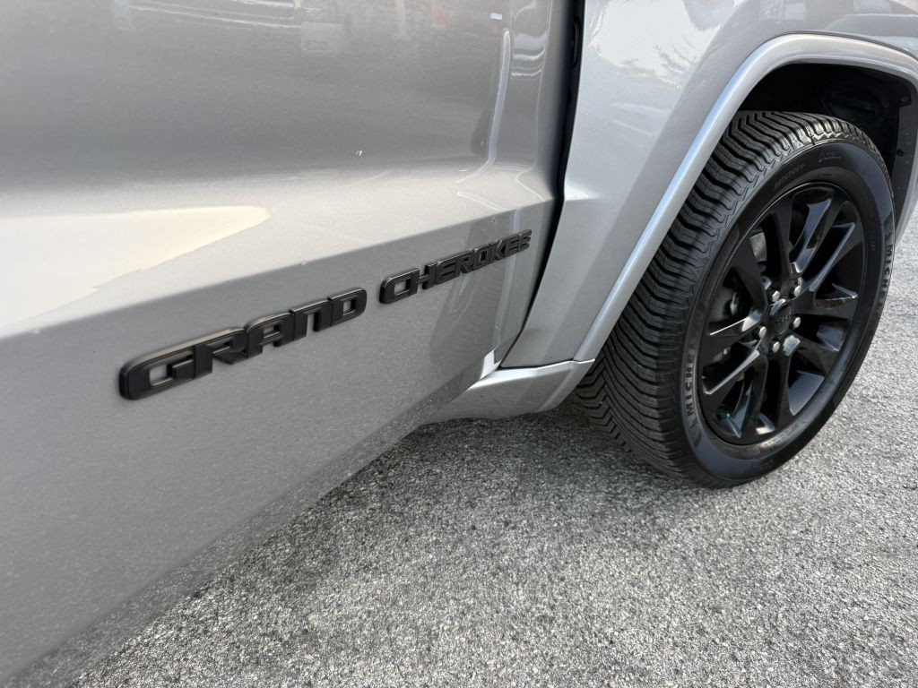 2017 Jeep Grand Cherokee Image 27